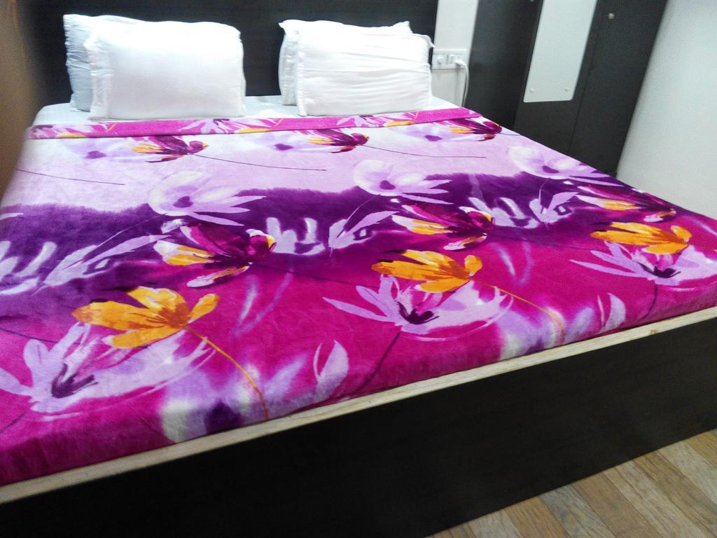 Asian Suites Tulsi Aura Нави Мумбай Екстериор снимка